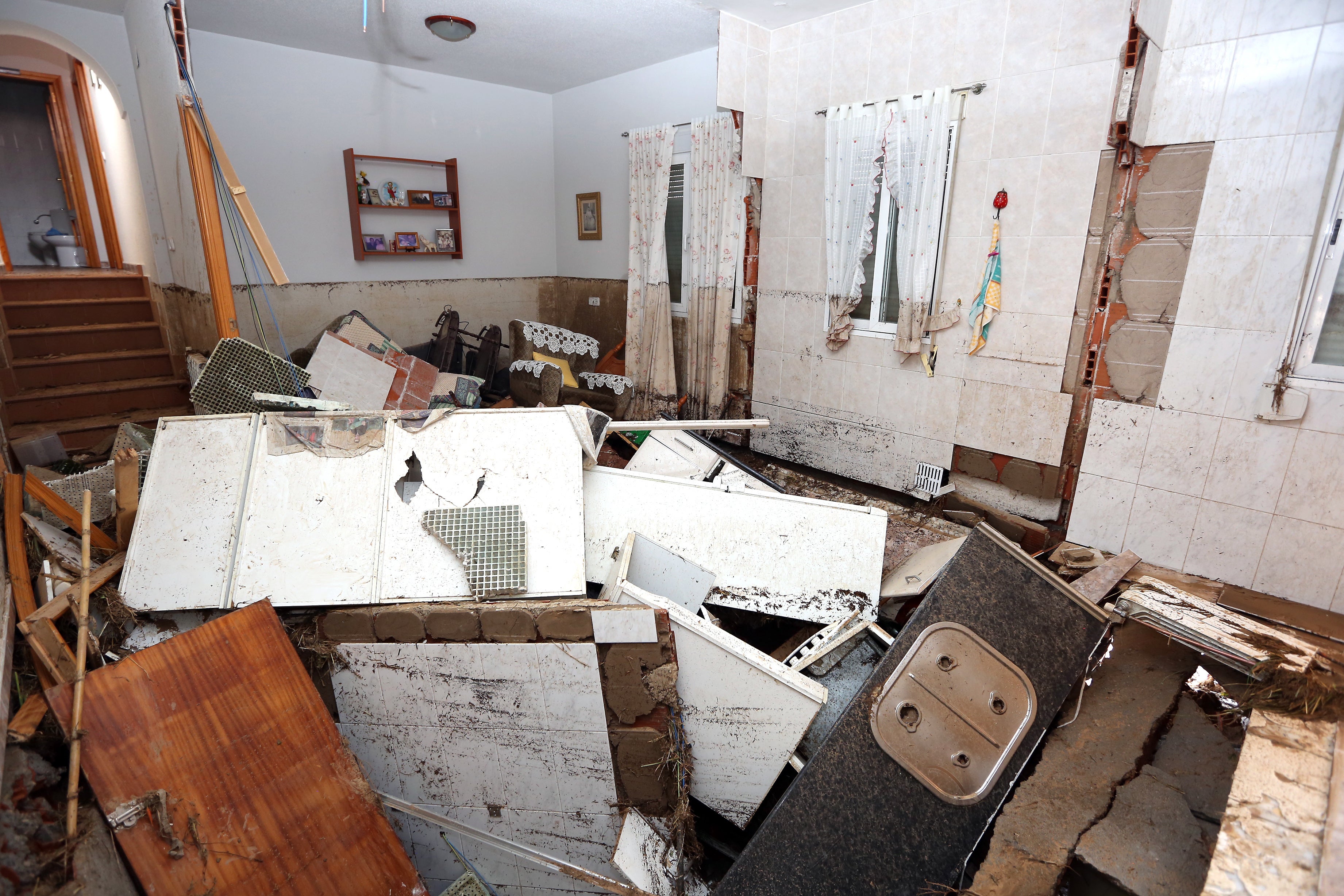 Las imágenes de un pueblo que se ha quedado hasta sin plaza por la DANA