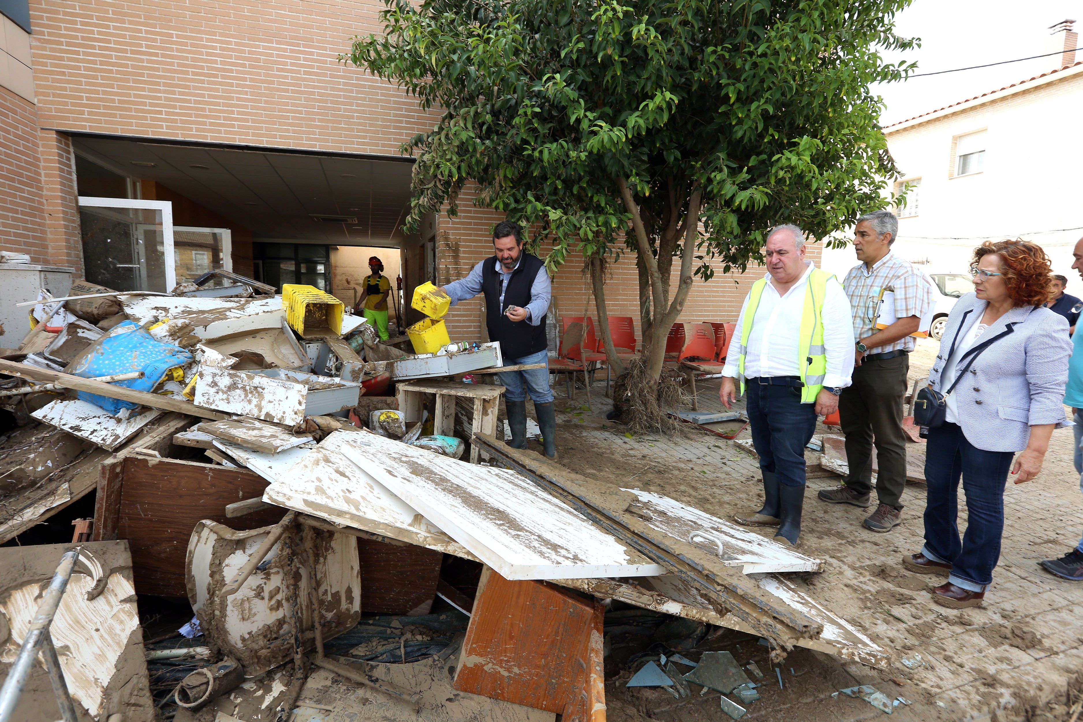 Las imágenes de un pueblo que se ha quedado hasta sin plaza por la DANA