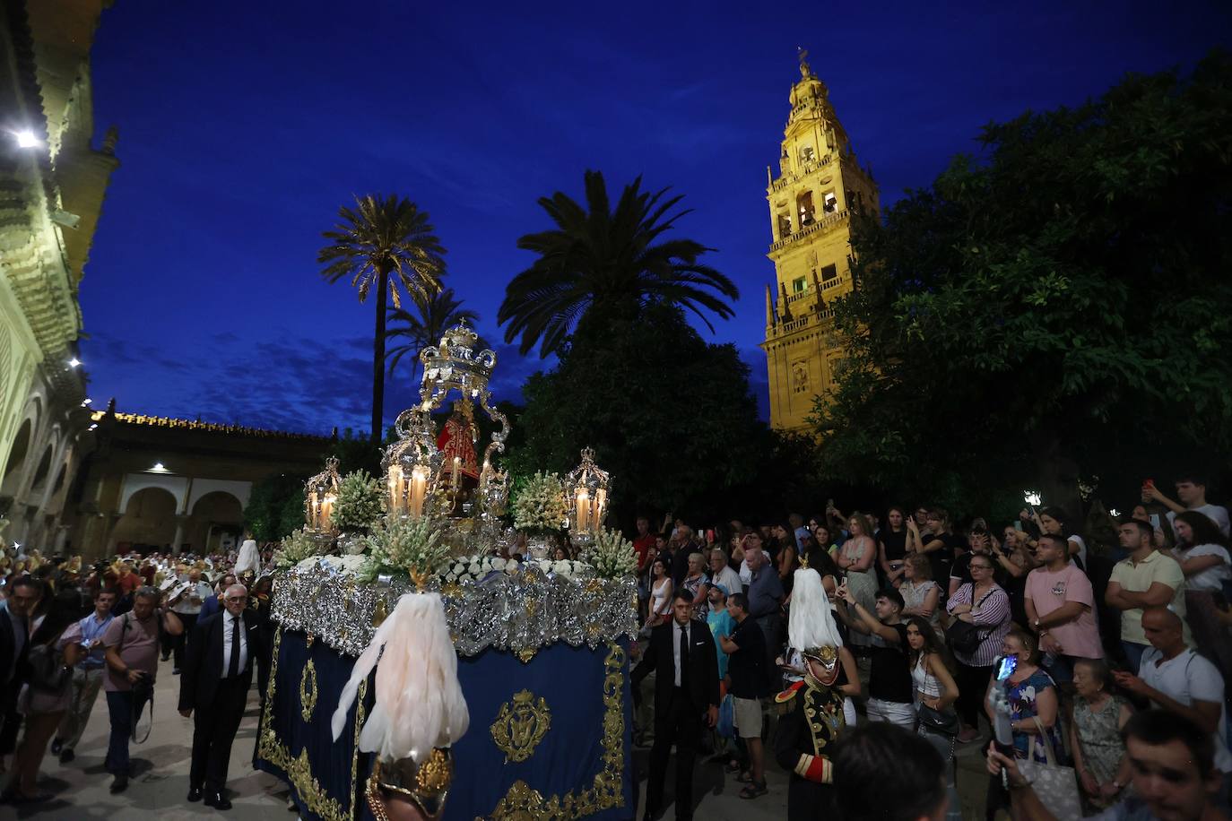 Fotos: La solemne misa y la procesión de la Fuensanta en Córdoba