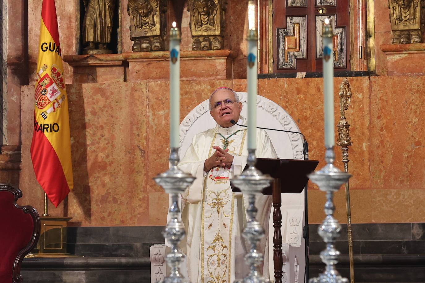 Fotos: La solemne misa y la procesión de la Fuensanta en Córdoba