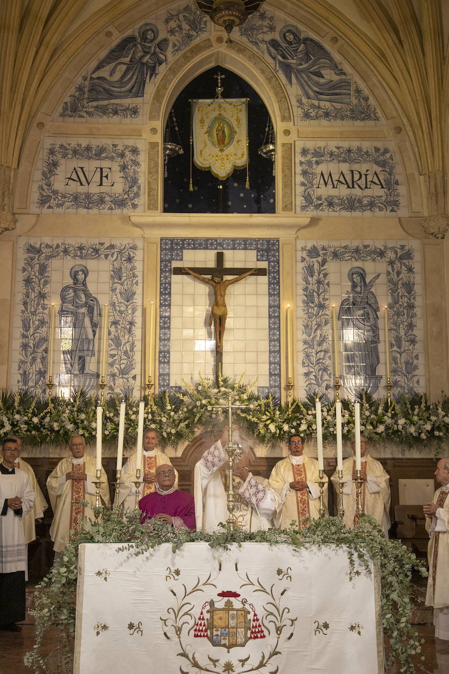 Fotos: La misa del obispo y el ambiente festivo de la Fuensanta en Córdoba