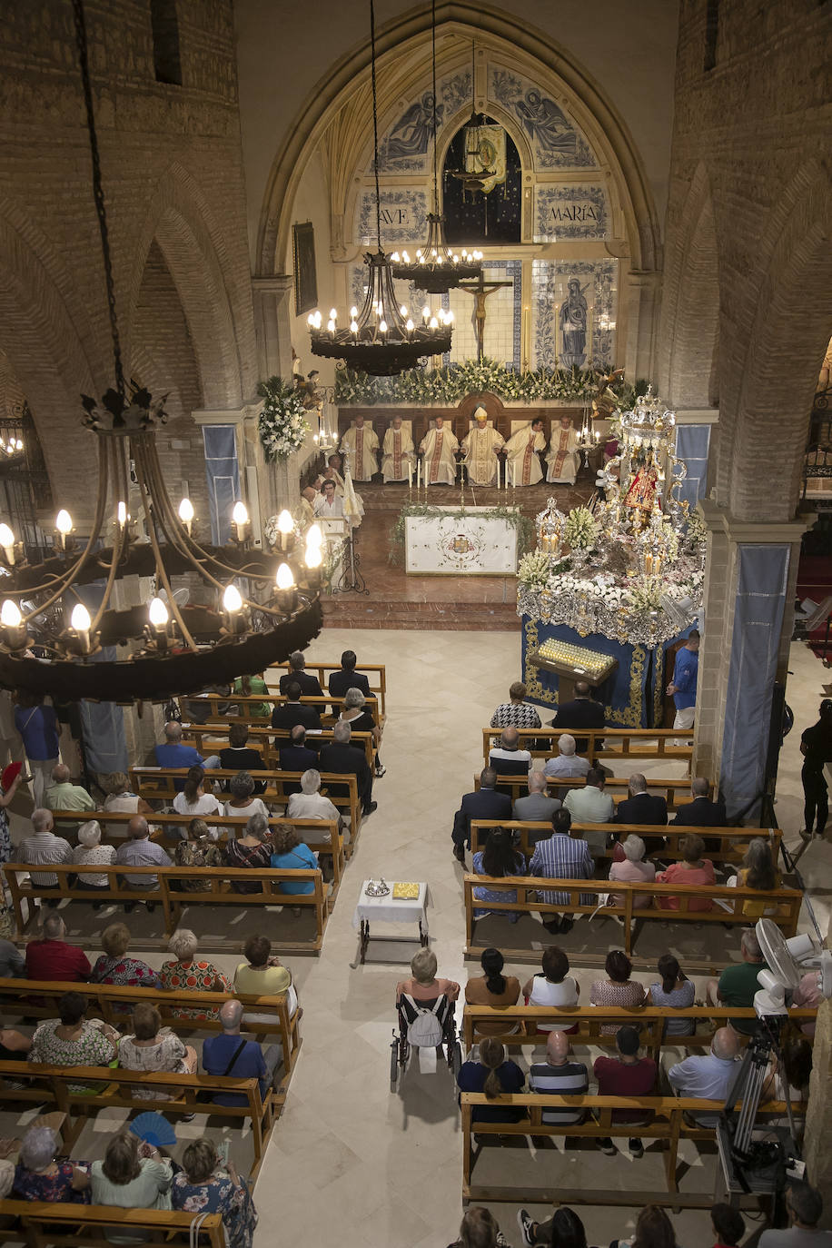 Fotos: La misa del obispo y el ambiente festivo de la Fuensanta en Córdoba