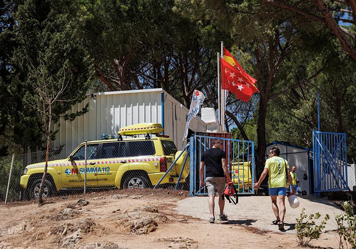 Sanitarios del Summa 112, en la zona del pantano de San Juan