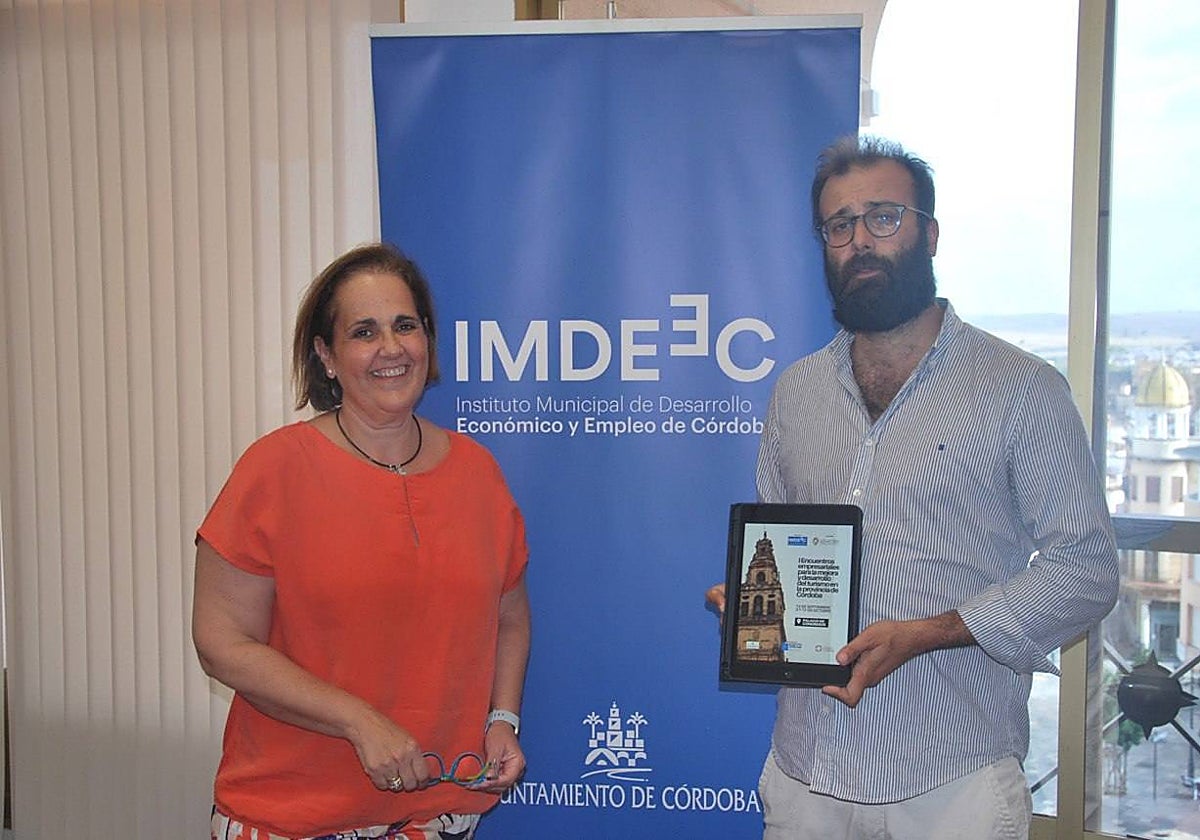 La presidenta del Imdeec Blanca Torrent junto al presidente de Aehcor Manuel Fragero