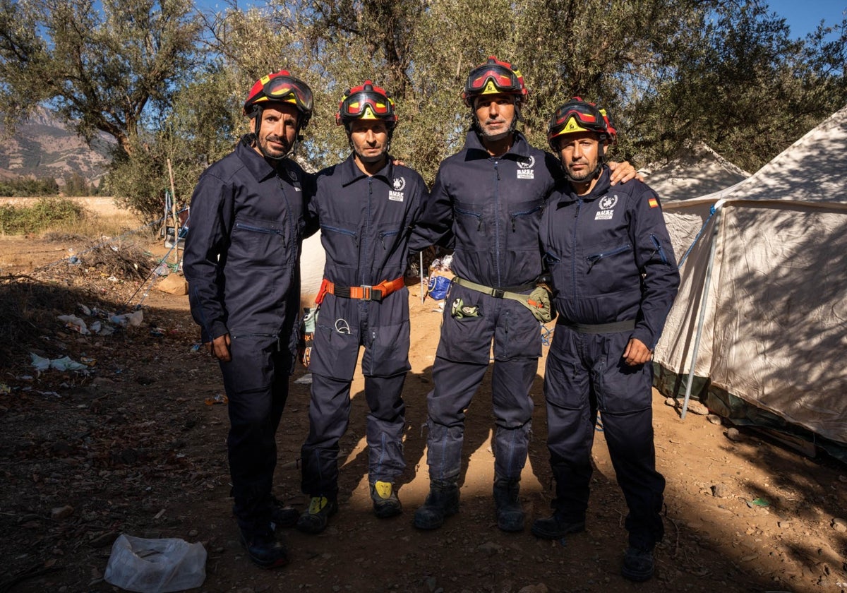 Los cuatro profesionales del Consorcio Provincial, acampados en Marruecos