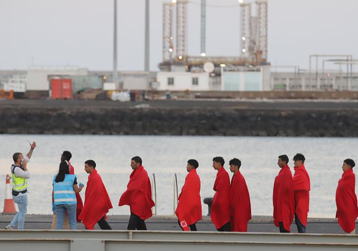 Un total del 469 migrantes llegaron este sábado a Canarias en  embarcaciones  en Tenerife, El Hierro y Lanzarote