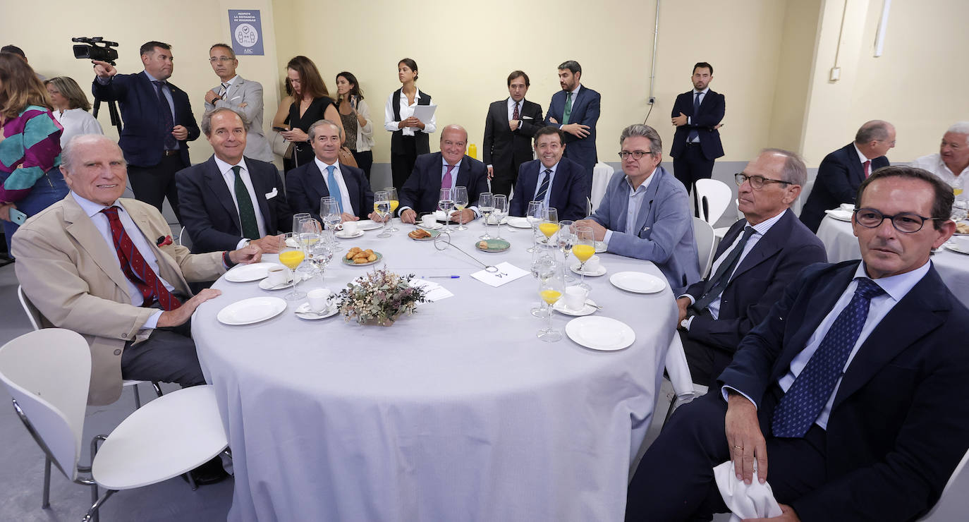 Enrique Barroso, Ignacio de la Oliva, Antonio Pérez, Luis Miguel Martin, Joaquín Caro, José Luis de Alcaraz, José Luis de Pablo y Jorge Jiménez