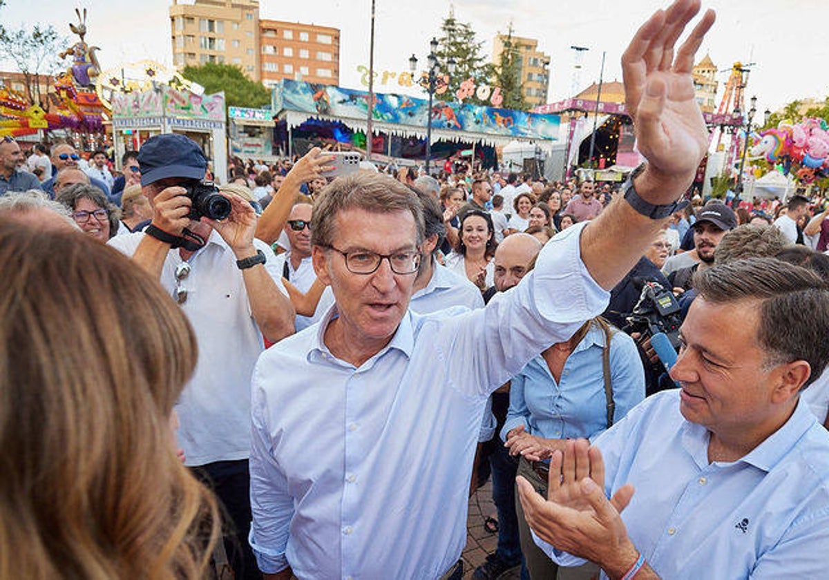 El presidente de los populares a su llegada a la Feria de Albacete