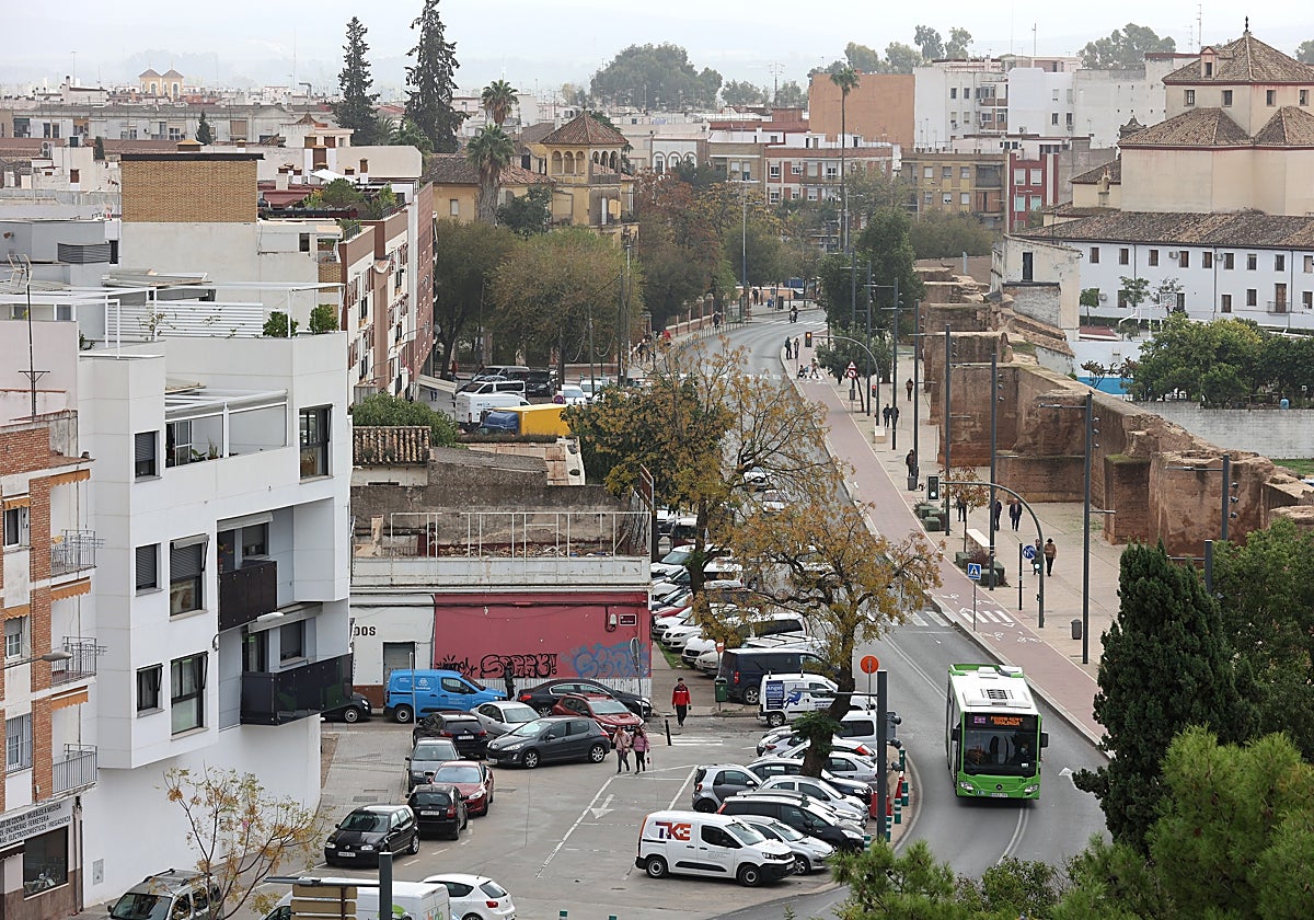 Panorámica de la Ronda del Marrubial, a la izquierda el eje que se va a reformar con esta licitación