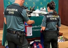 Intervenidos en Tarancón más de 700 artículos de ropa y zapatillas deportivas falsificados