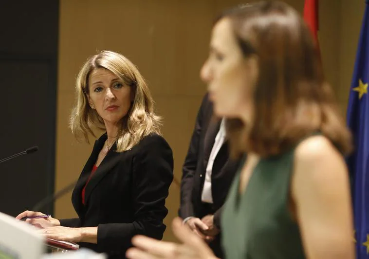 La líder de Sumar, Yolanda Díaz, con la ministra Ione Belarra, en una imagen de archivo