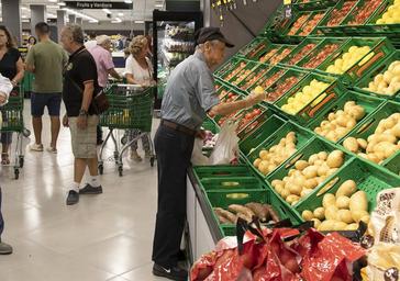 En imágenes, la esperada reapertura del Mercadona de Ronda de la Manca en Córdoba