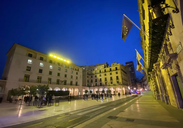 Imagen de archivo de la fachada de la Audiencia Provincial de Alicante