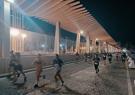 Más de 1.200 personas participan en la carrera solidaria de la Policía Nacional en Málaga en favor de la ELA