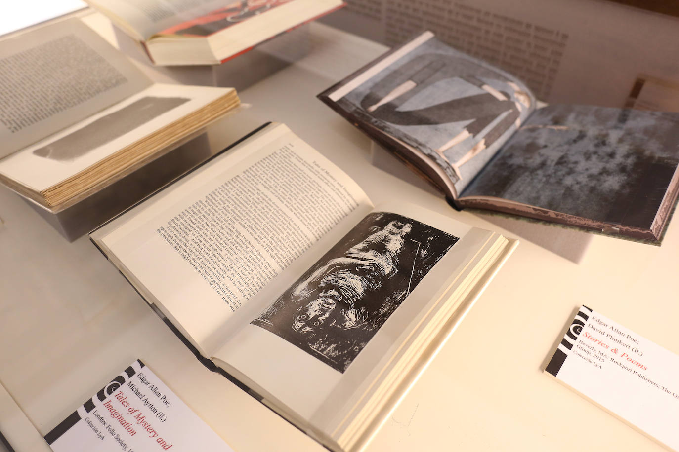 Una exposición en Toledo recoge las numerosas ediciones e ilustraciones de &#039;El pozo y el péndulo&#039;, de Edgar Allan Poe