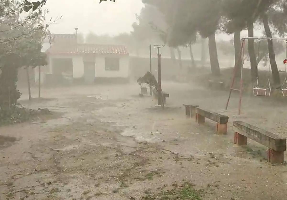 Una impresionante granizada en Albacete pone en alerta a todo el este de España