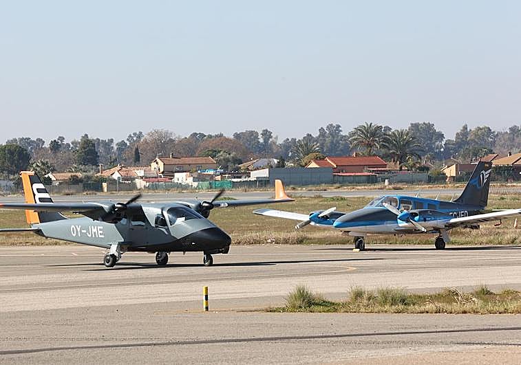 Dos avionetas en el aeropuerto de Córdoba