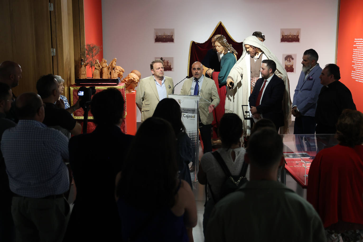 La emotiva exposición &#039;Diez años de la Salud en Córdoba&#039;, en imágenes