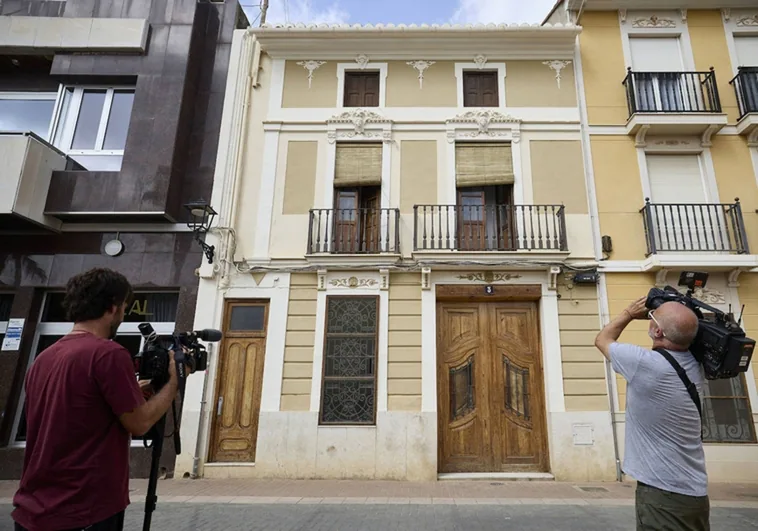 Imagen de la vivienda de Alcàsser donde se produjo el crimen el pasado domingo