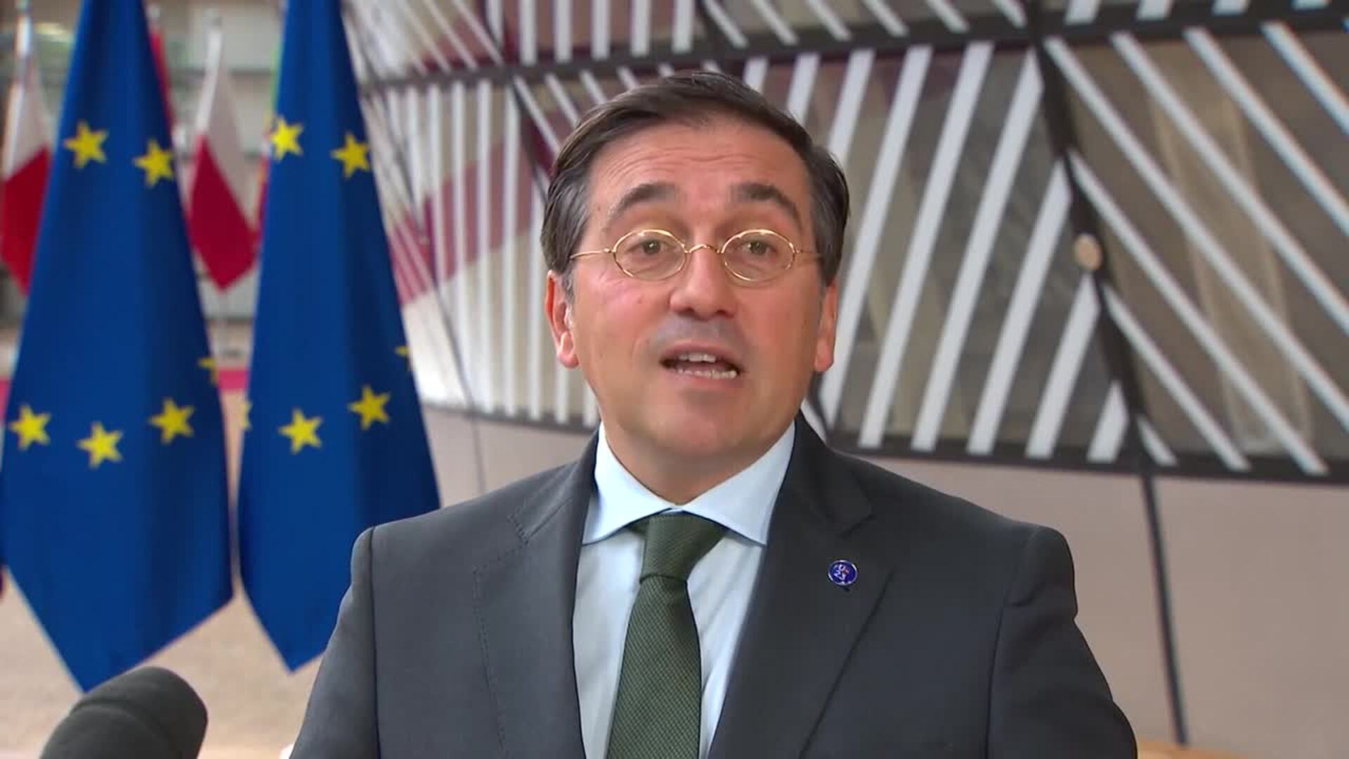 España propone a la UE empezar con la oficialidad del catalán