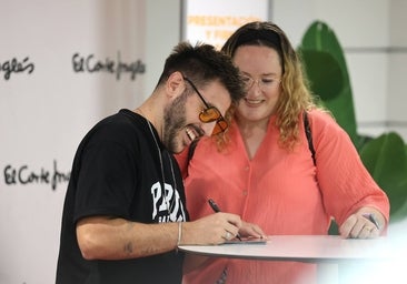 La concurrida firma de discos de Antonio José en Córdoba, en imágenes