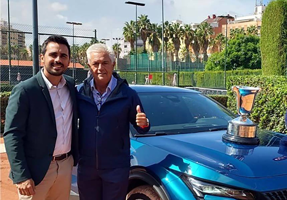 Imagen del acuerdo entre Club de Tenis Valencia y Marcos Automoción