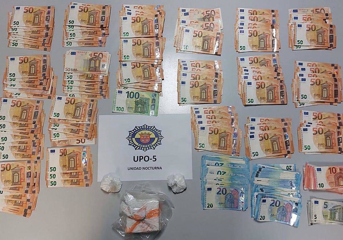 Imagen del dinero y la droga intervenidos por la Policía Local de Torrent