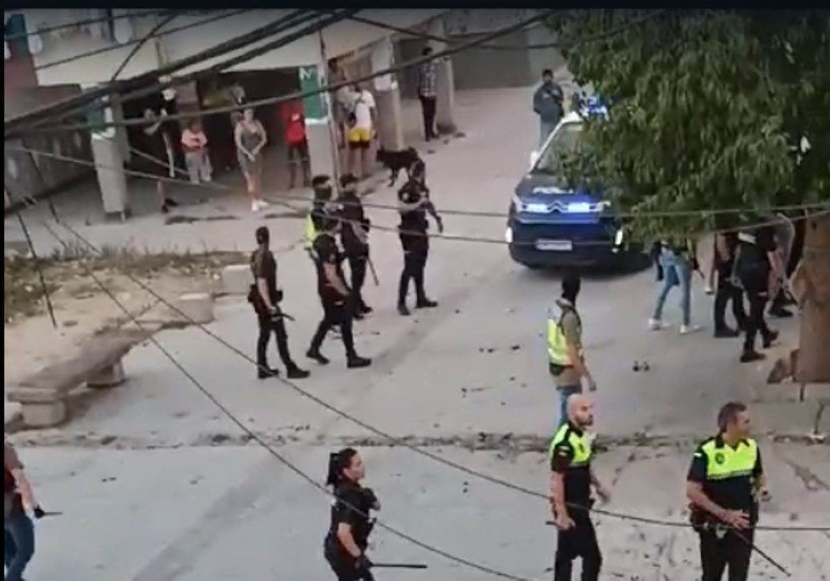 Despliegue policial durante los altercados