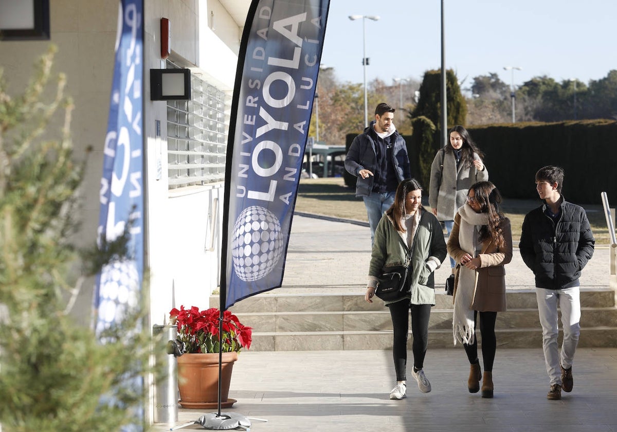 Estudiantes en la Universidad Loyola Andalucía