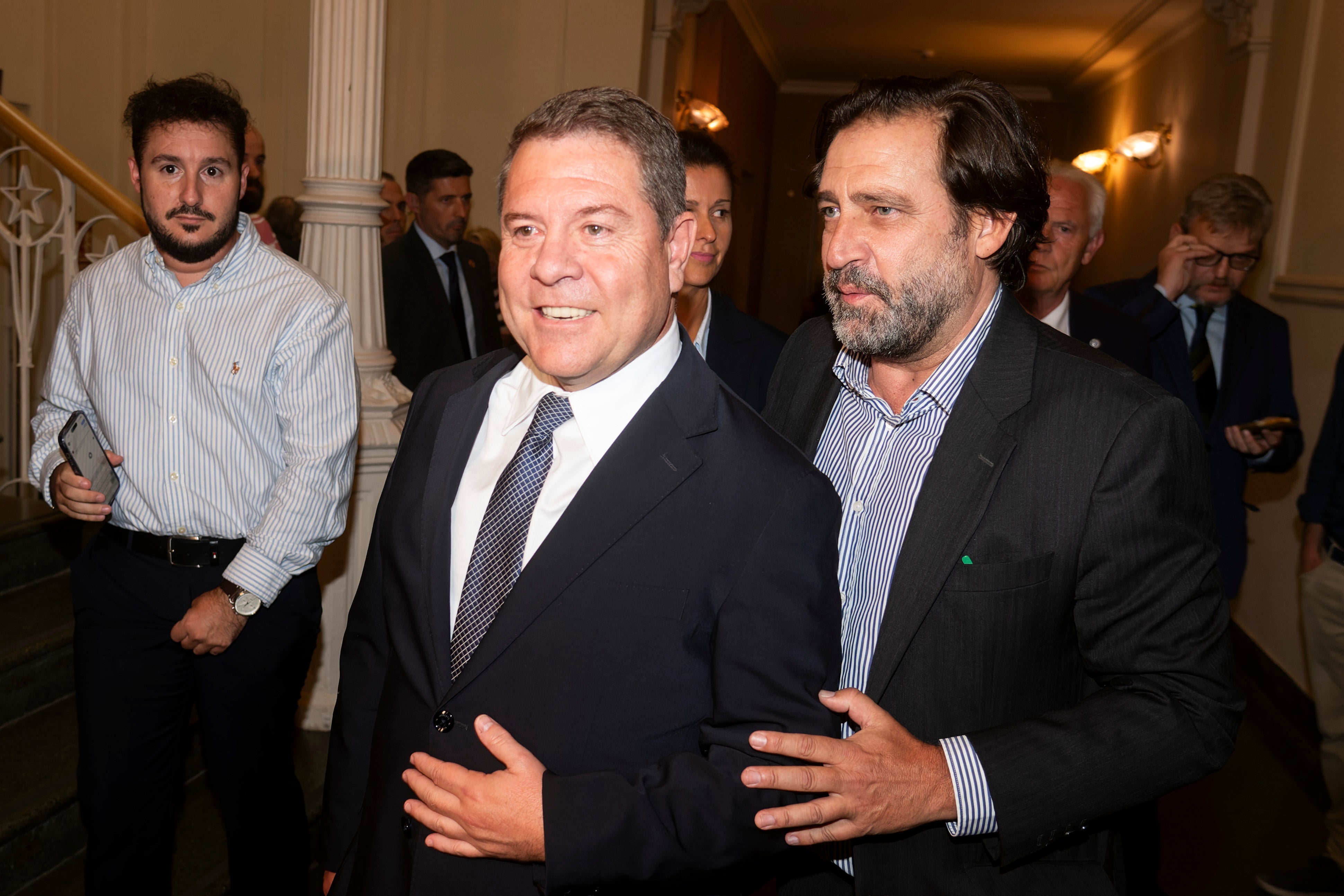 El presidente de Castilla-La Mancha, Emiliano García-Page, asiste a la presentación del libro de Alfonso Guerra.