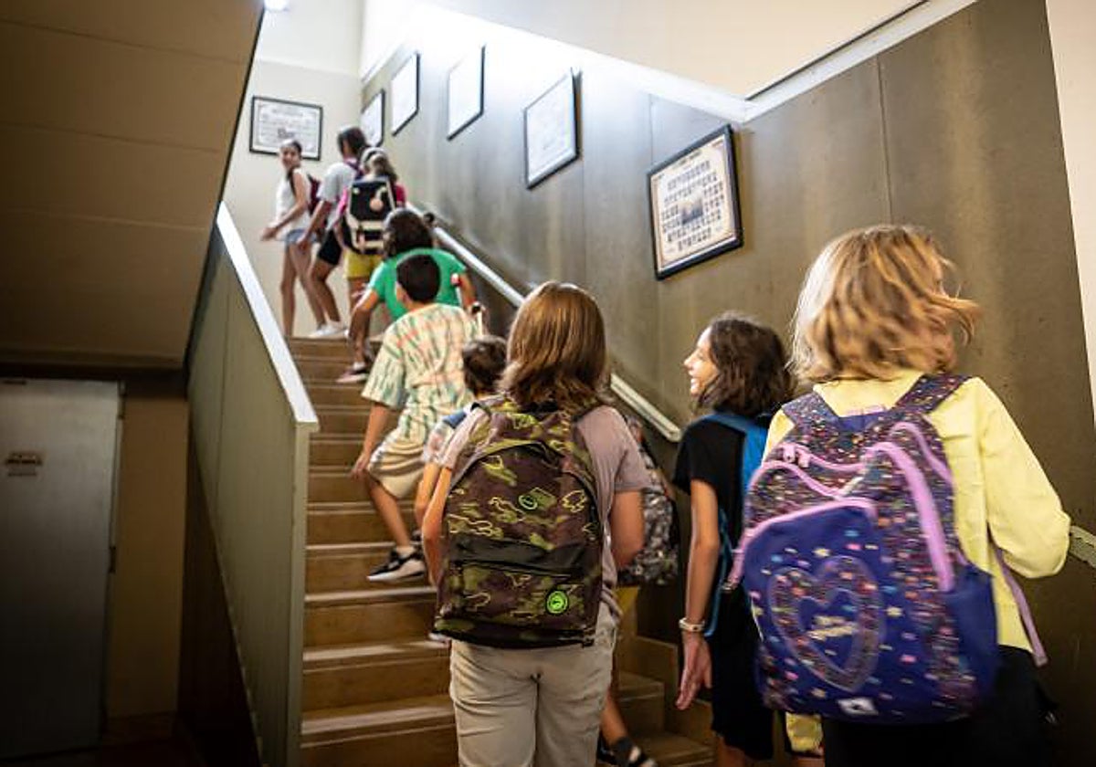 Imagen de archivo de escolares en un centro educativo en la Comunidad Valenciana.