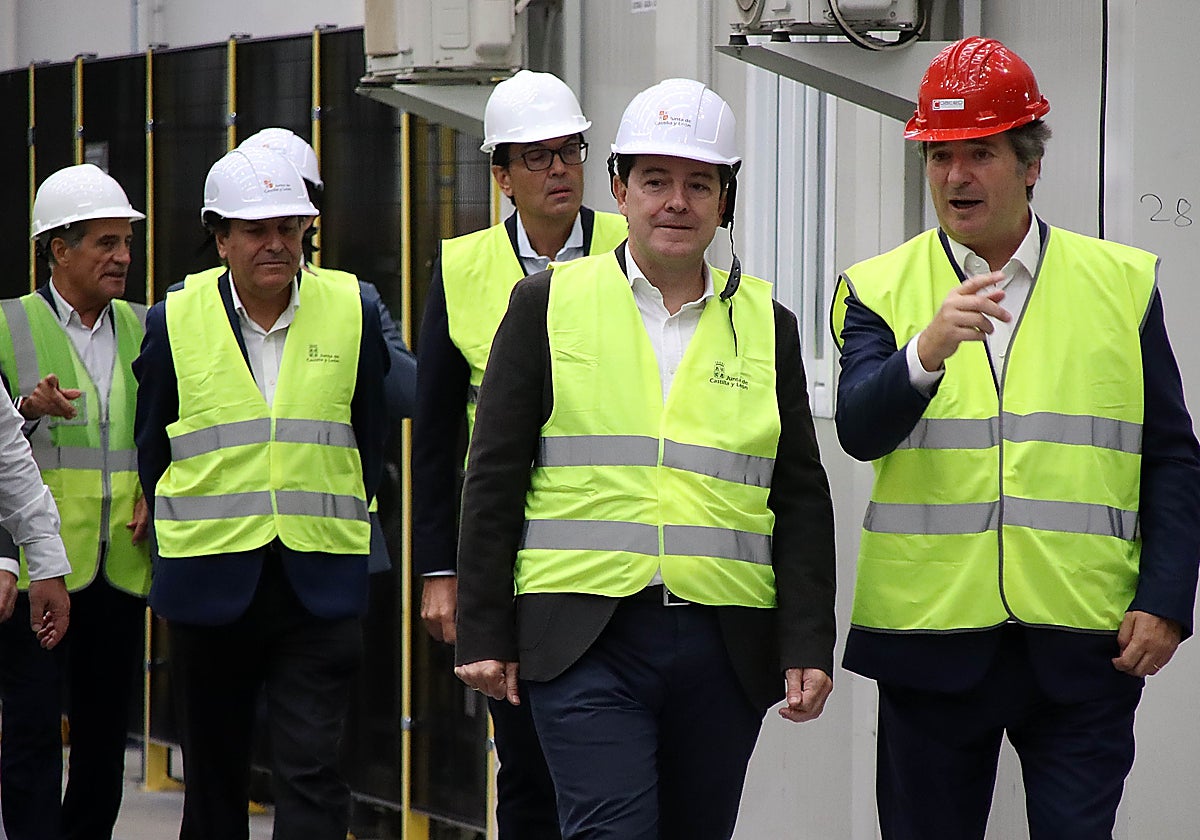 Carriedo y Fernández Mañueco, con el presidente del Grupo NSR