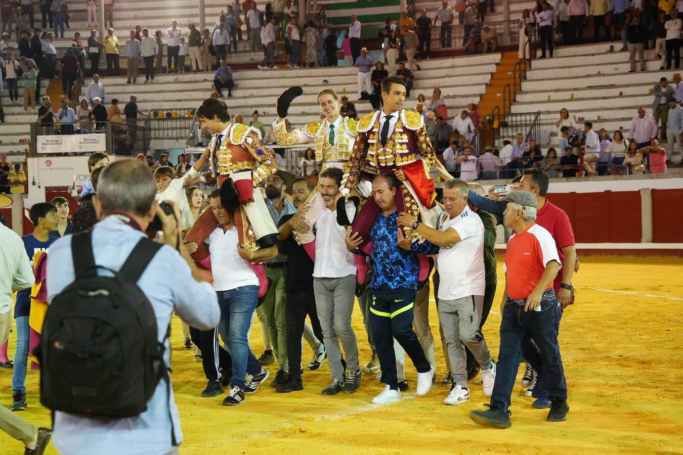 Fotos: Puerta Grande para Rocío Romero en su alternativa en Pozoblanco
