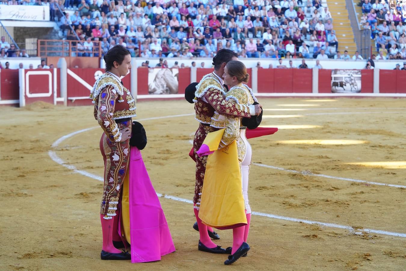 Fotos: Puerta Grande para Rocío Romero en su alternativa en Pozoblanco