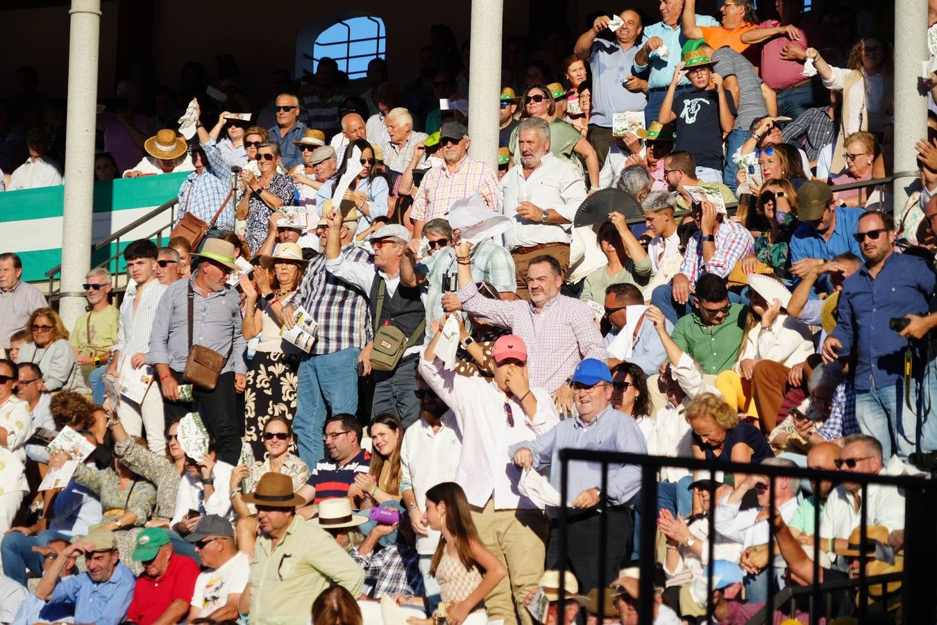 Fotos: Puerta Grande para Rocío Romero en su alternativa en Pozoblanco