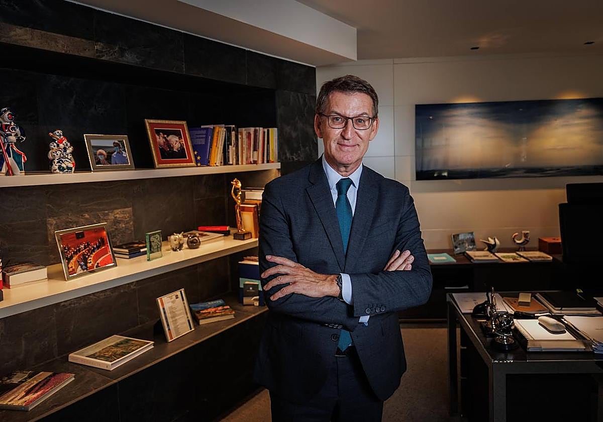 Feijóo, presidente del PP, en su despacho de la calle Génova en Madrid