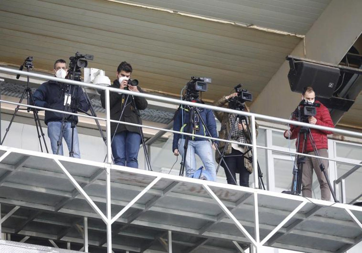 Operadores de cámara, en un partido del Córdoba CF
