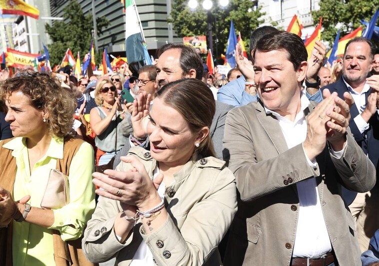 Mañueco, durante la manifestación de este domingo en Madrid