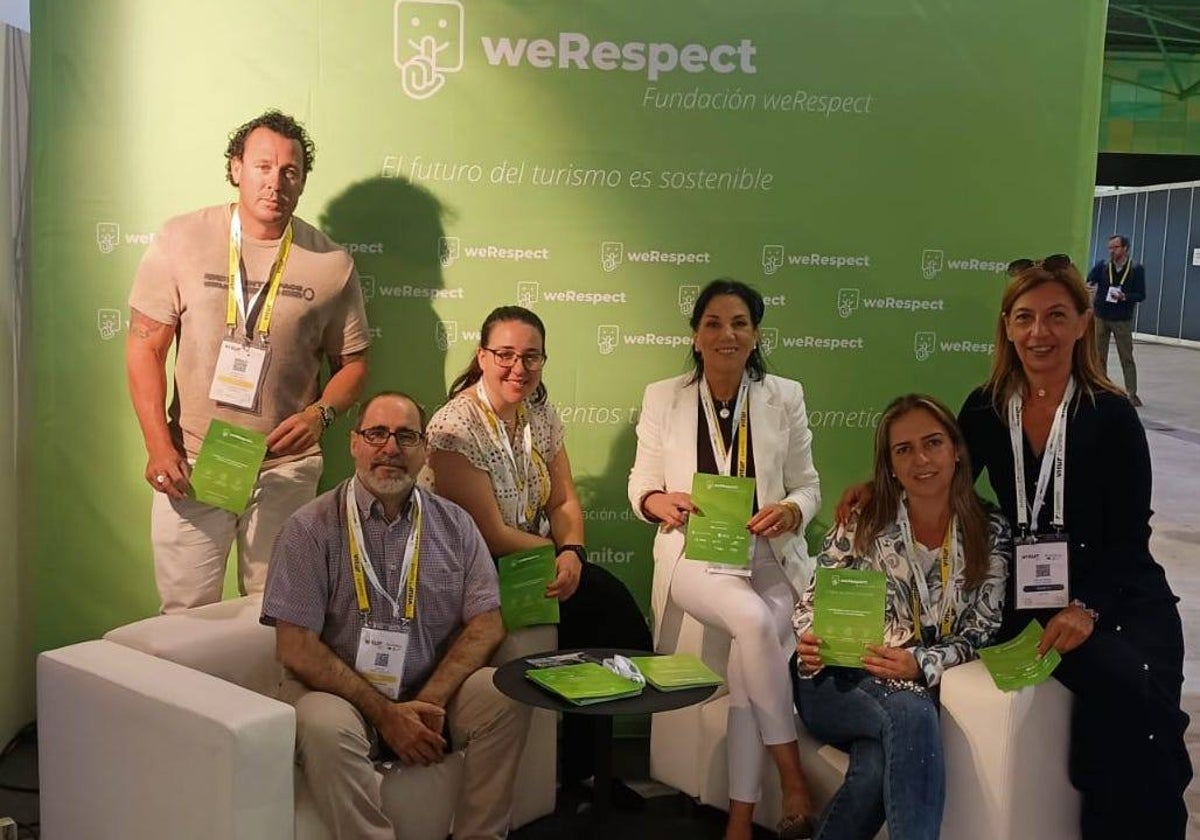 Imagen de miembros de ApturCV en la Fundación WeRespect