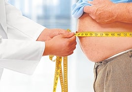 La Junta estudiará si limita la venta de bebidas con azúcar en colegios y trabajos de Andalucía