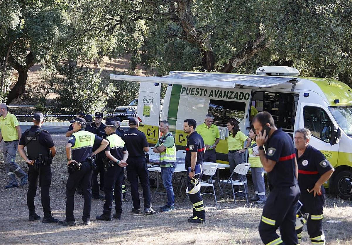 Policías y voluntarios, en la batida para localizar a la joven desaparecida