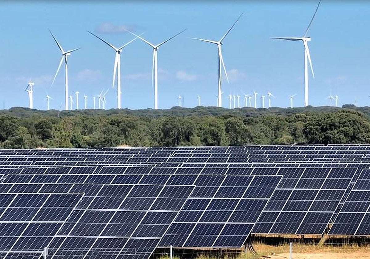 Iberdrola concluye la construcción en Castilla y León de la primera planta híbrida eólica y solar de España