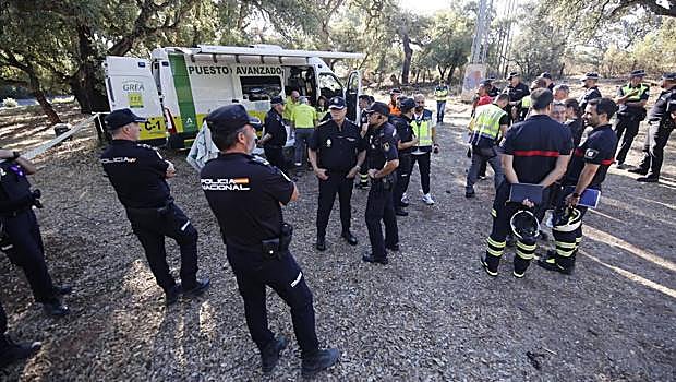 Centenares de voluntarios, medios aéreos y perros rastrean Los Morales para buscar a la joven desaparecida el domingo en Córdoba