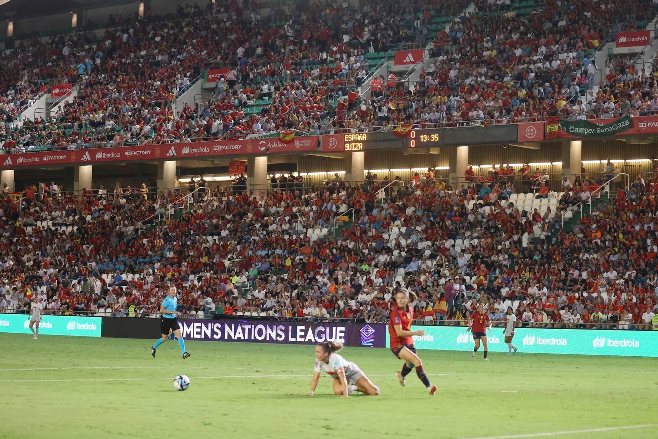 Fotos: La goleada de España a Suiza en El Arcángel