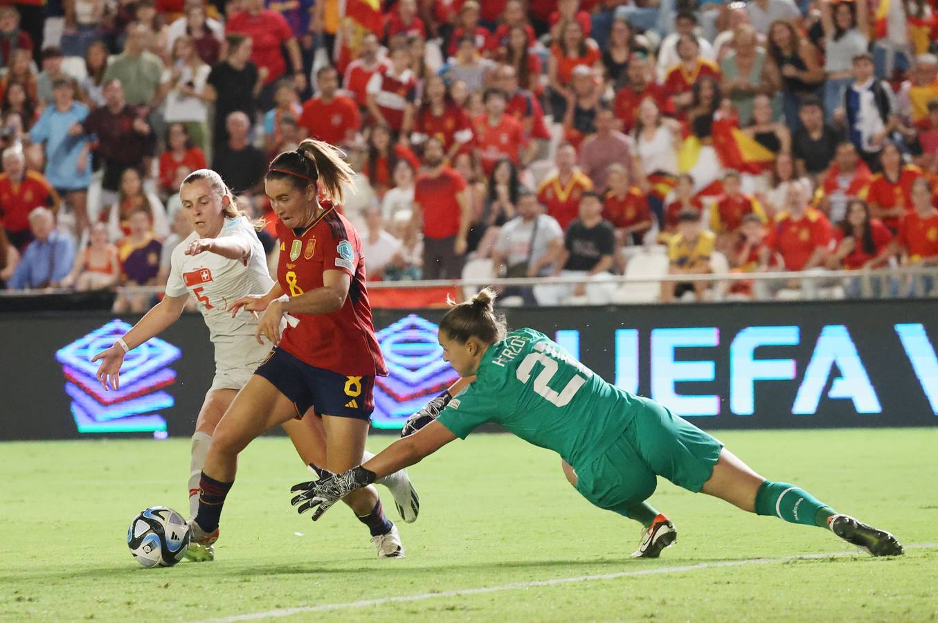 Fotos: La goleada de España a Suiza en El Arcángel