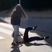 Una niña de 12 años, brutalmente agredida a la salida de un instituto en Madrid: «Mátala, mátala»