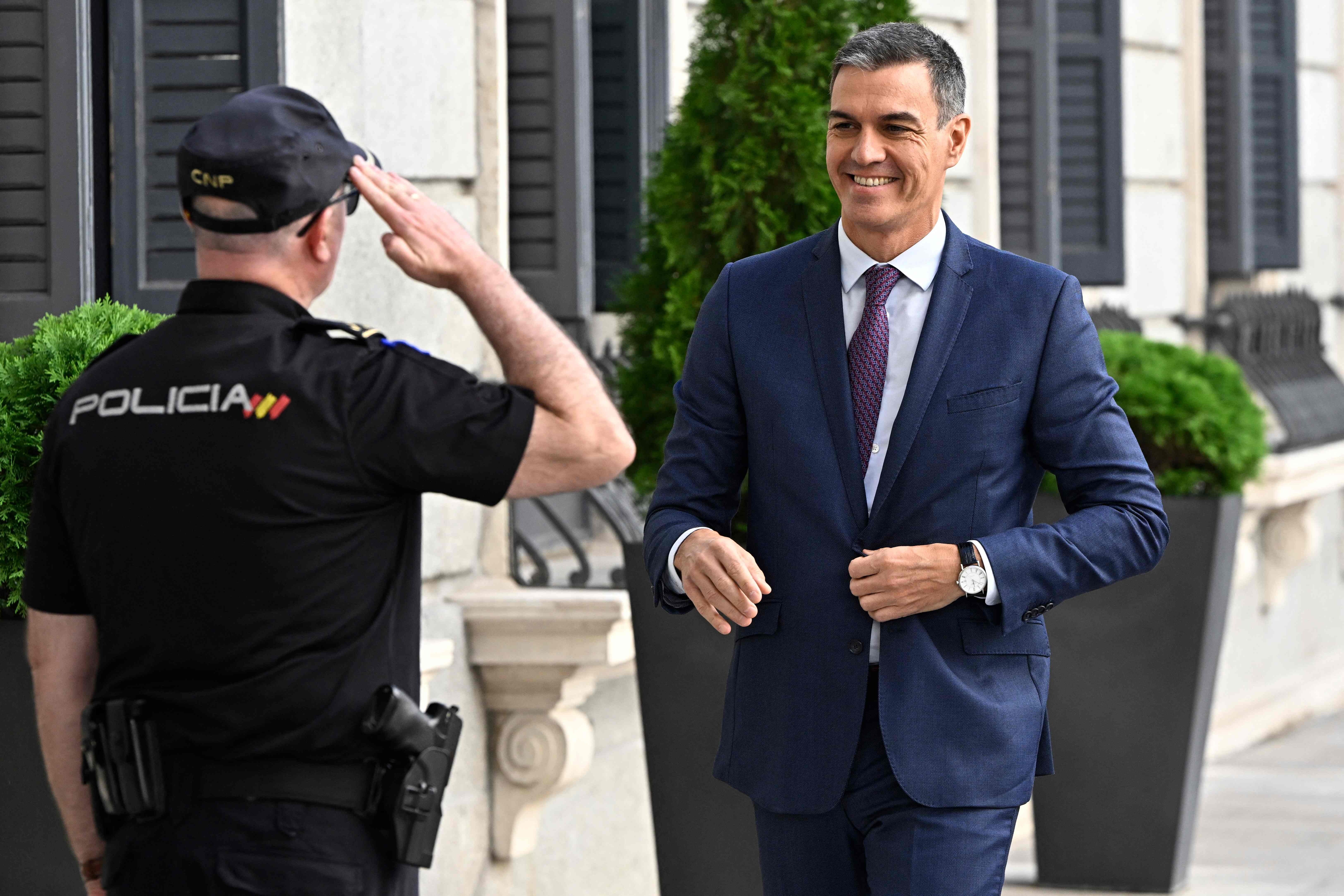 El presidente en funciones del Gobierno, Pedro Sánchez, llega al Congreso de los Diputados