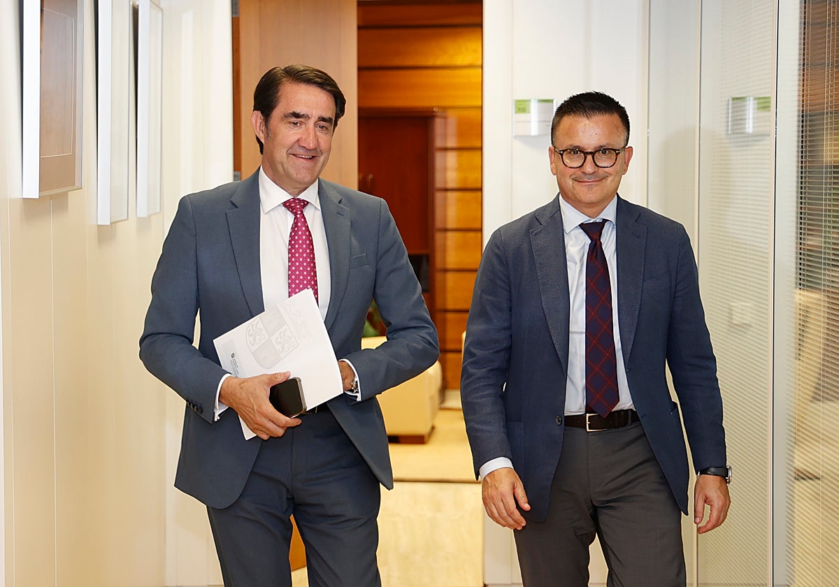 Suárez-Quiñones y González, ayer en la Consejería de Medio Ambiente