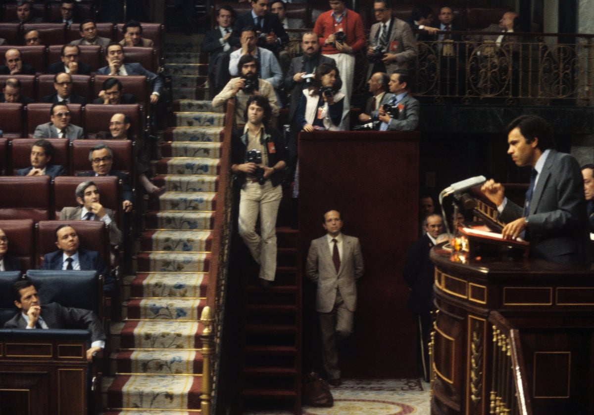 González durante la moción de censura a Suárez en mayo de 1980