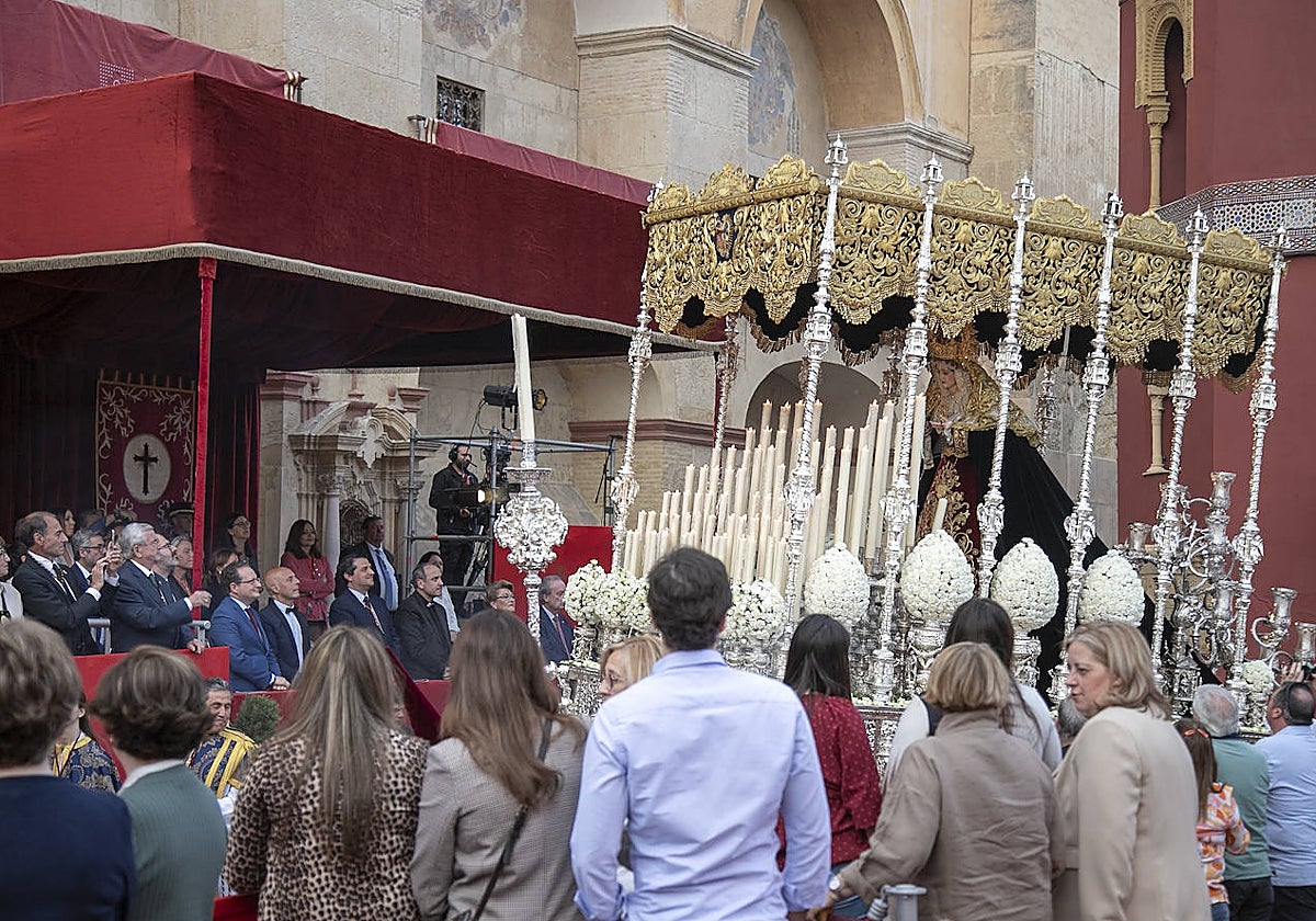 María Santísima del Dulce Nombre, en la carrera oficial el Lunes Santo de 2023